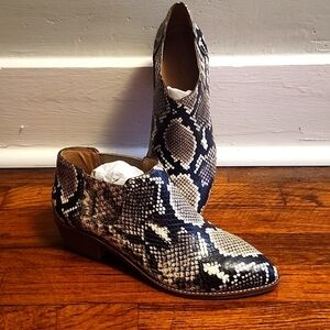 🍁NWOB Madewell Black and Tan Snakeskin Booties